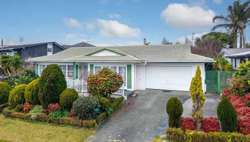 11 Fratley Avenue, Farm Cove