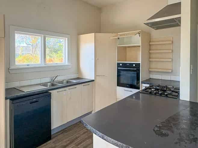 25 Newcastle Street, Phillipstown