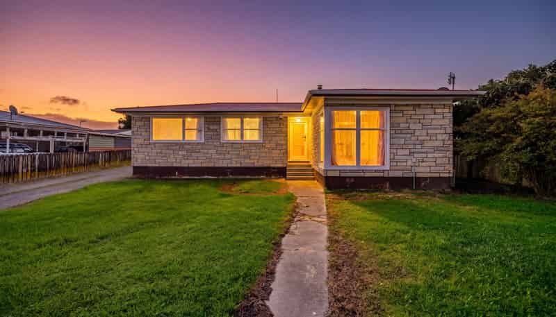 27 President Avenue, Papakura