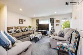 4/147 Hill Road, The Gardens