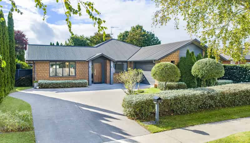 48 Wiltshire Drive, Huntington