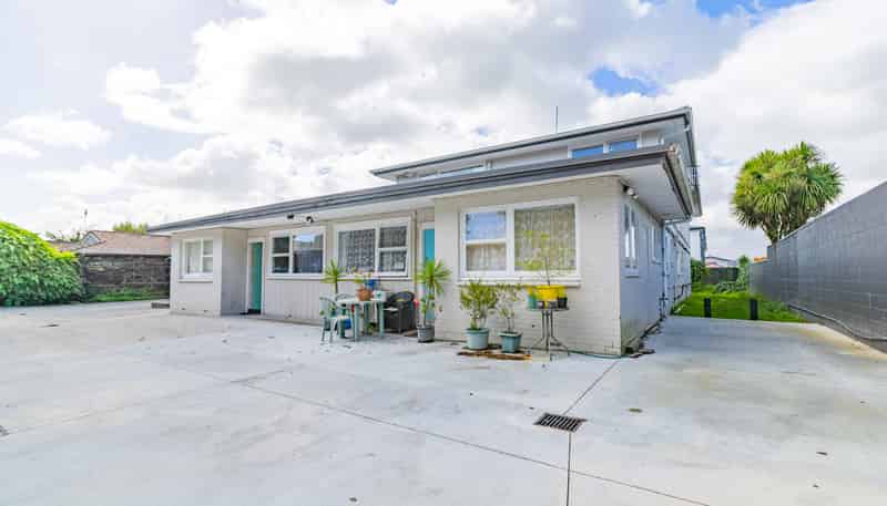 24 Eason Street, Victoria