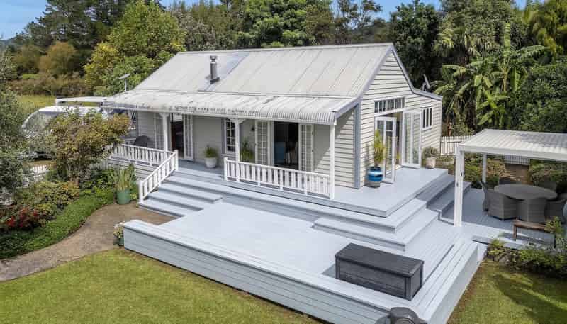 17 Cemetery Road, Kuaotunu