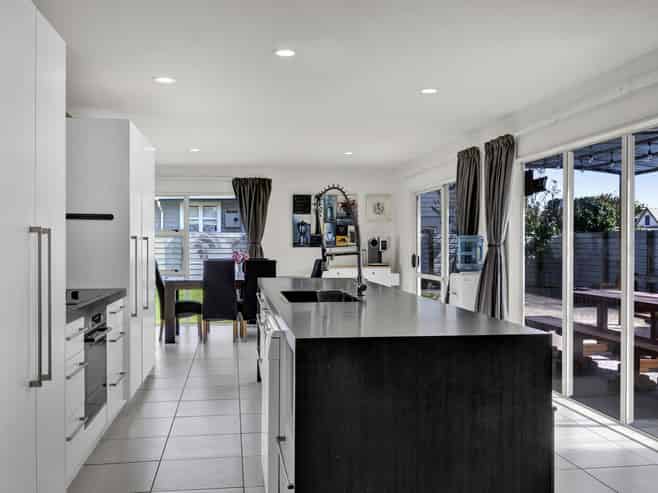 51B Dixon Avenue, Hawera