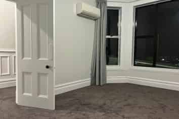 44 South Road, THE GLEN