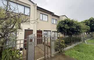 8 Triumph Road, Flat Bush