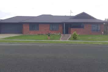 82 Aldinga Avenue, Stoke