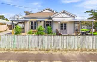 9 Cambridge Street, Pahiatua