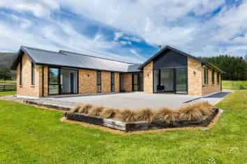 6 Turksma Lane, Kaitoke