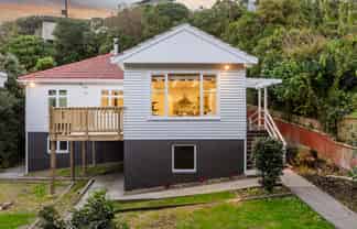 25 Gordon Road, Plimmerton