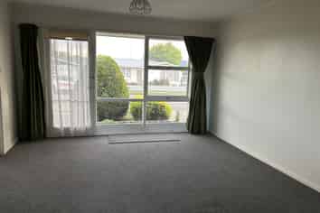 1/2  Newbourne Crescent, Redwoodtown