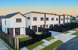 2/1 Duggan Avenue, Mangere