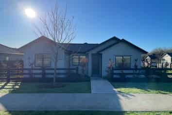 2 Tuawa Lane, Clevedon