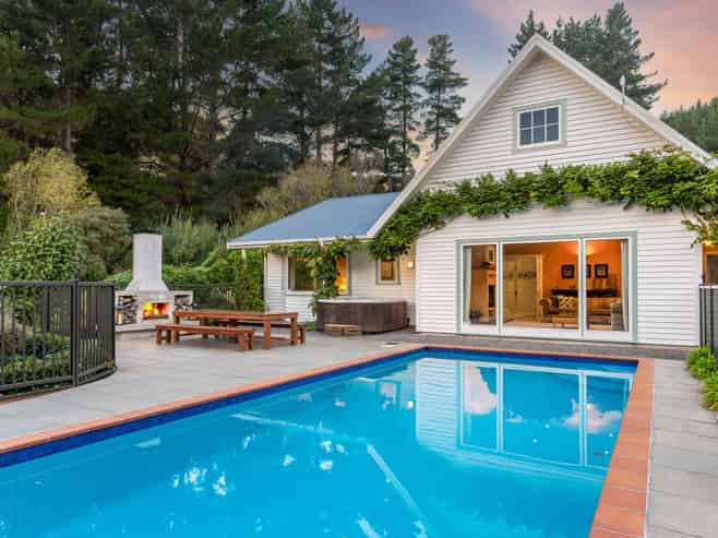 102 Bulls Run Road, Pauatahanui