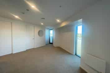 205/6 Waikumete Road, Glen Eden