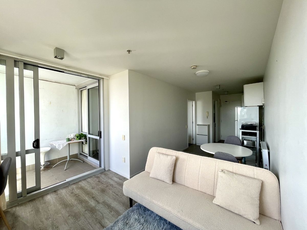 One Bedroom Apartment With Balcony - Widok 2