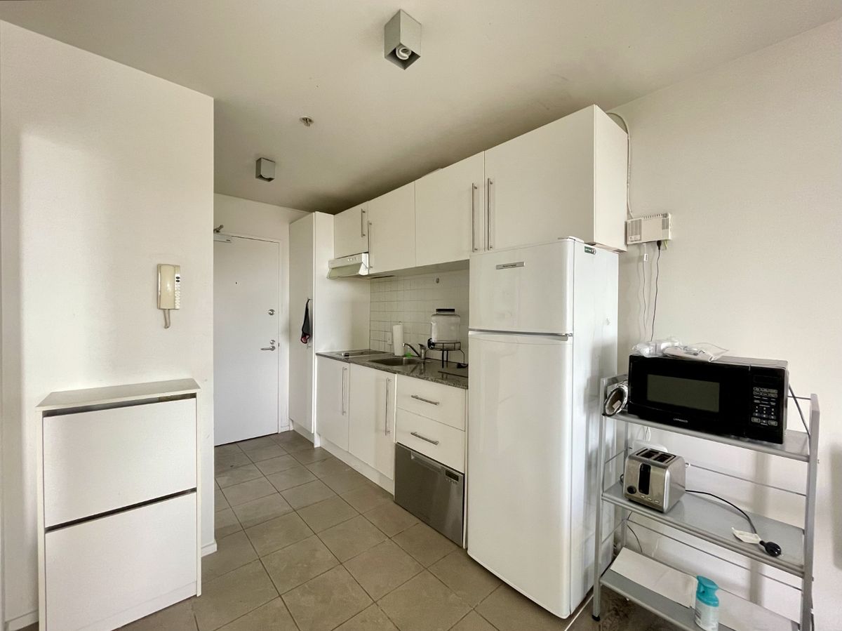 One Bedroom Apartment With Balcony - Widok 5
