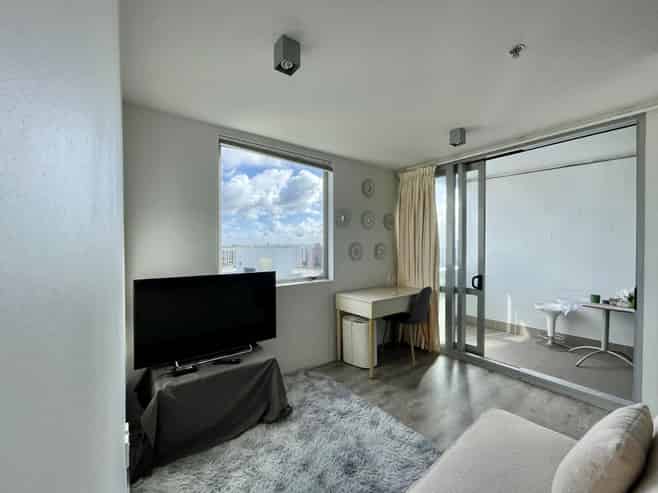 11H/15 City Road, Auckland Central