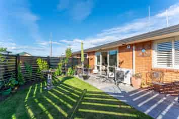 2/21 Preston Street, West End