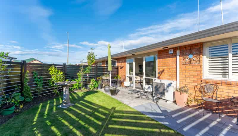 2/21 Preston Street, West End