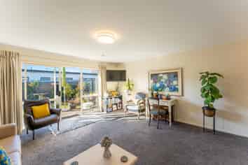 2/21 Preston Street, West End