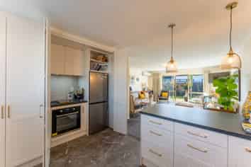 2/21 Preston Street, West End