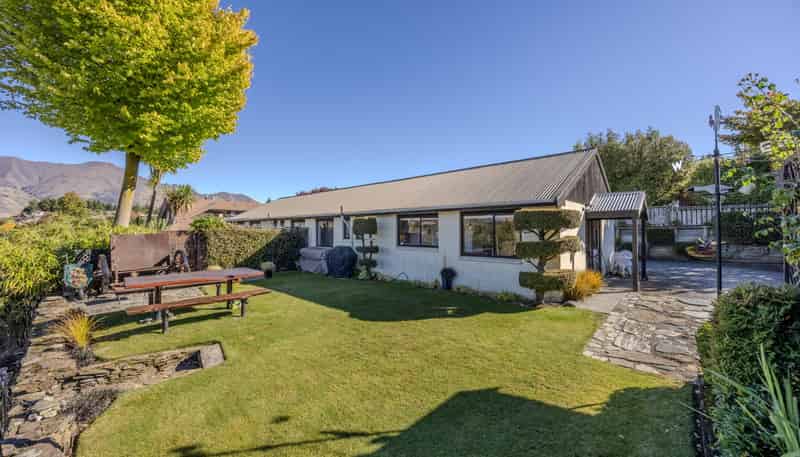 6B Mount Iron Drive, Wanaka