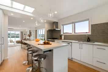 81 Seaview Road, Paremata