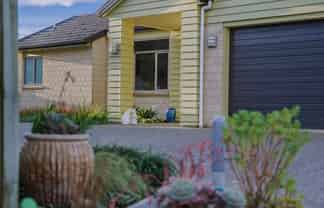 16 Ludlam Way, Otaki