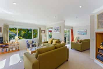 16 Ludlam Way, Otaki