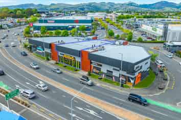 Large Format Retail Fronting Tower Junction