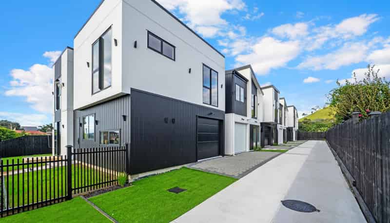 2/31 Wallace Road, Mangere Bridge