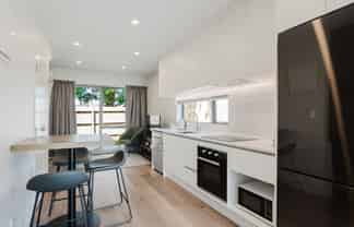 10 Te Ara Wai, Mangere East