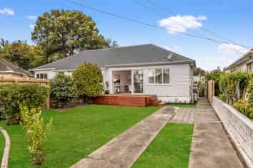 16 Kitchener Place, Opawa