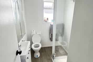 1/72 Bridge Street , Bulls