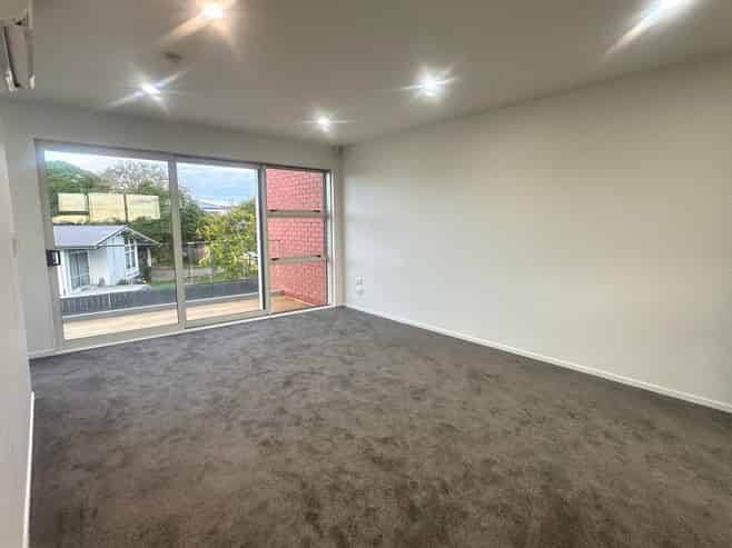 14 Sunlands Drive, Manurewa