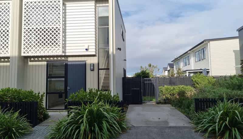 24 Sacred Kingfisher Road, Hobsonville