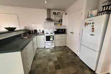 23a Crispe Road, Clarks Beach