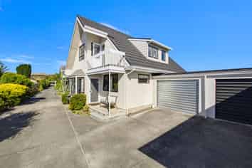 2/37 Middle Road, Havelock North