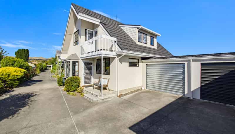 2/37 Middle Road, Havelock North