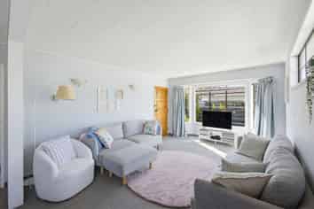 2/37 Middle Road, Havelock North