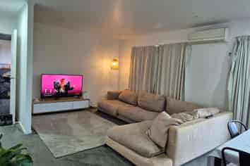 4050A Great North Road, Glen Eden