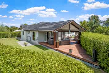 240  Three Oaks Drive, Dairy Flat