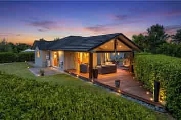 240  Three Oaks Drive, Dairy Flat