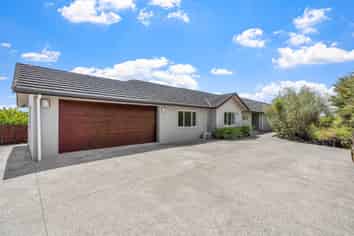 240  Three Oaks Drive, Dairy Flat