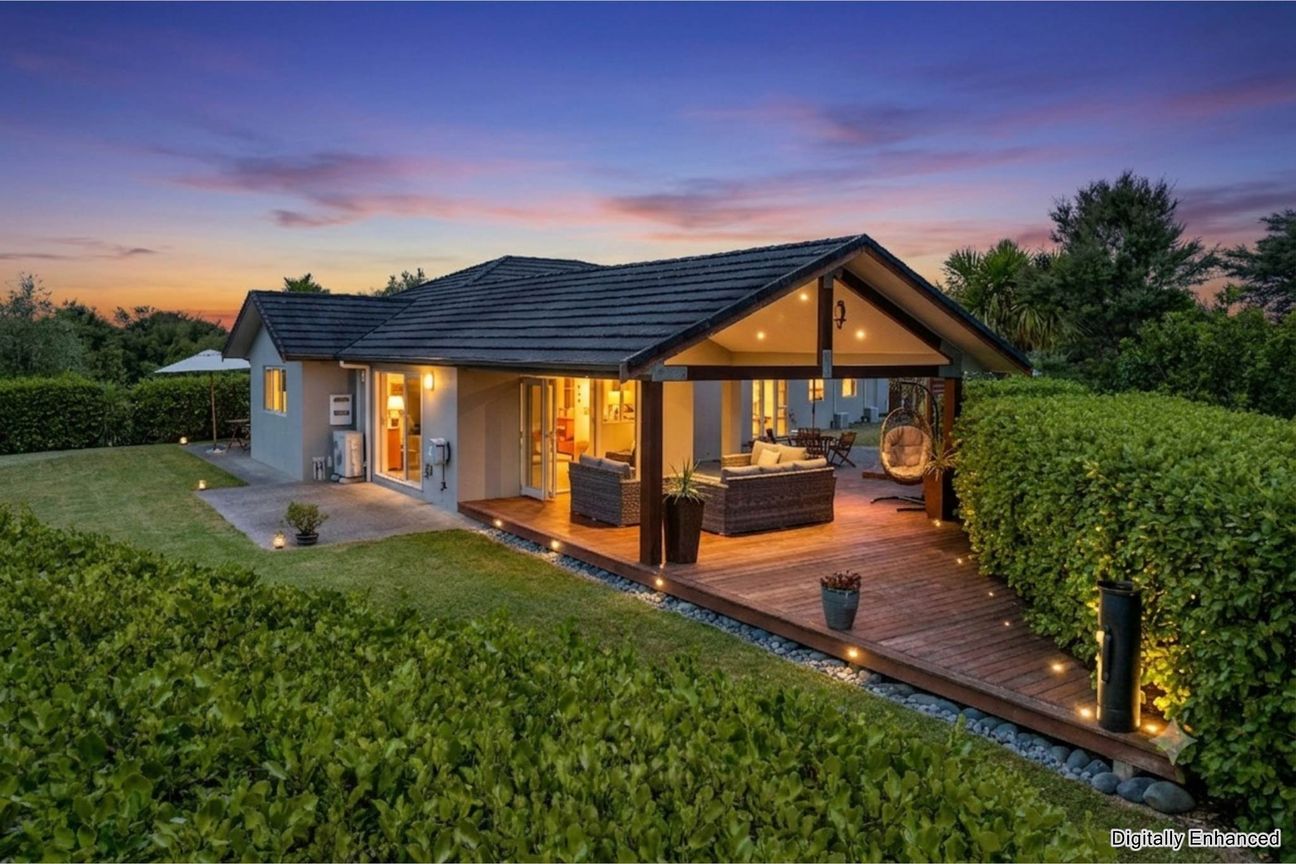 27 Acres, 5 Bedrooms & Future Potential, Dairy Flat