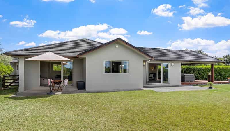 240  Three Oaks Drive, Dairy Flat