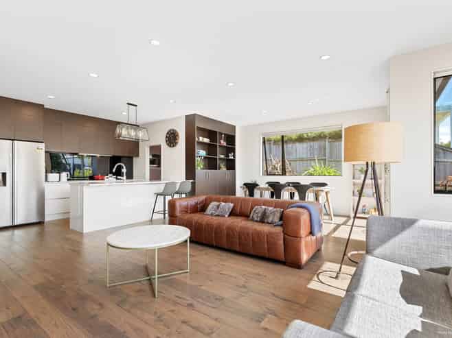 13 Caldera Drive, Long Bay