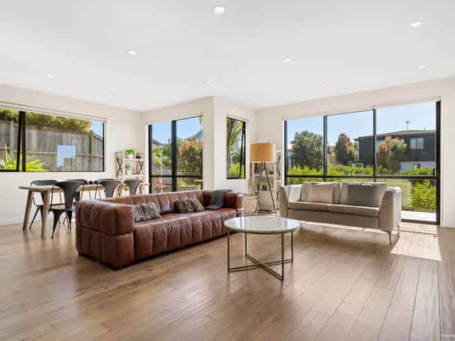 13 Caldera Drive, Long Bay