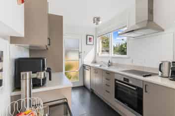 4/11 Preston Avenue, Mount Albert